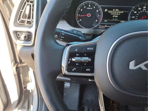 Used 2023 Kia Sorento S w/ Panoramic Sunroof Package image 22