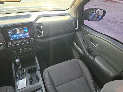 Certified 2022 Nissan Frontier SV RWD image 19