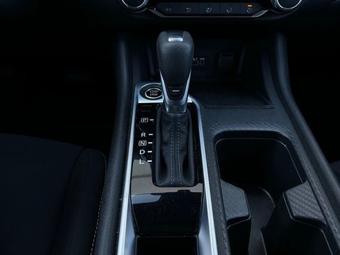 Used 2025 Nissan Sentra SV image 21