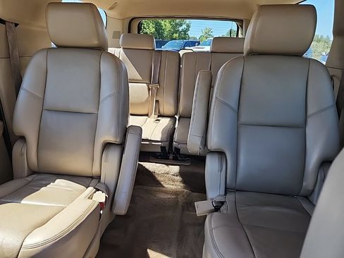 Used 2011 GMC Yukon XL Denali AWD/4WD image 28