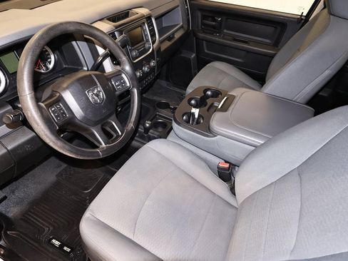 Used 2016 RAM 3500 Tradesman w/ Chrome Appearance Group image 29