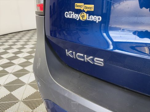Used 2025 Nissan Kicks SV AWD/4WD image 16