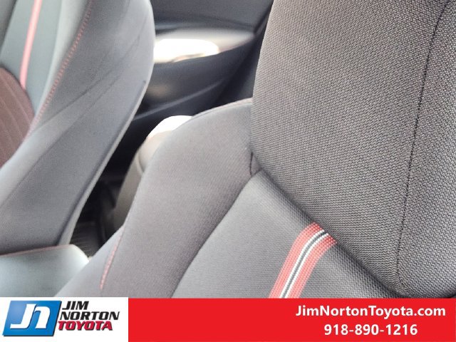 Used 2025 Toyota Corolla SE w/ SE Premium Package FWD image 16