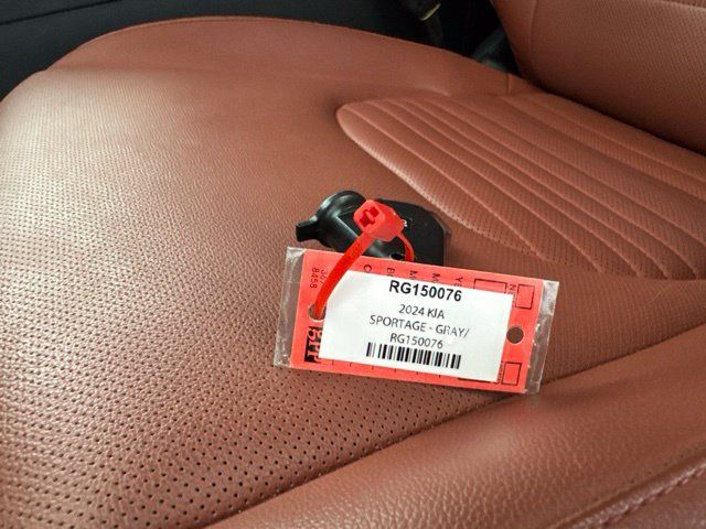 Certified 2024 Kia Sportage SX AWD/4WD image 29