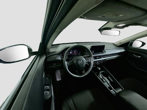 Used 2025 Honda Accord SE image 18