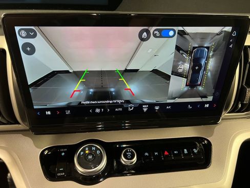 New 2025 Ford Expedition Active image 12