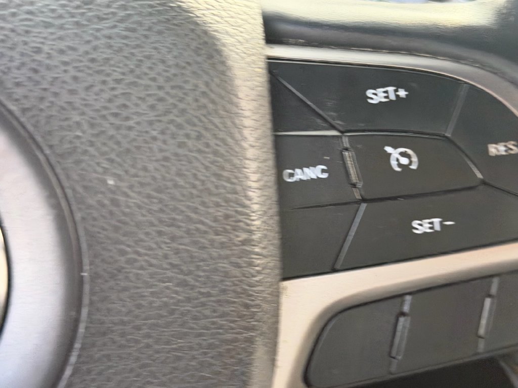 Used 2019 Jeep Grand Cherokee Laredo RWD image 27