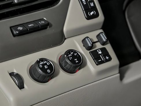 Used 2015 GMC Yukon Denali w/ Touring Package image 25