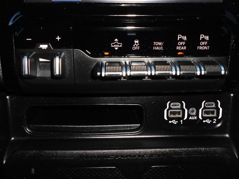 Used 2022 RAM 1500 Limited AWD/4WD image 19
