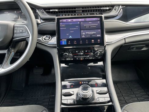 Used 2022 Jeep Grand Cherokee Trailhawk image 17