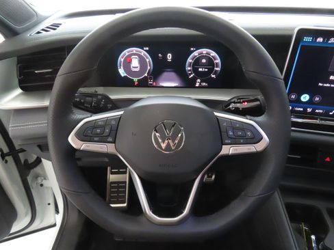 New 2026 Volkswagen Tiguan SE R-Line image 15