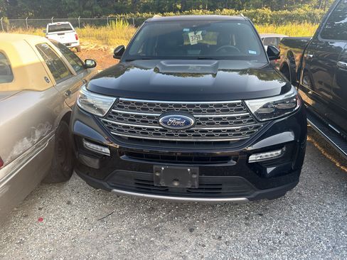 Used 2023 Ford Explorer King Ranch w/ Technology Package RWD image 2