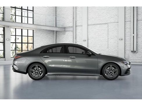 Used 2025 Mercedes-Benz CLA 250 4MATIC image 2