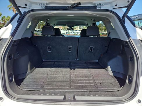 Used 2022 GMC Terrain SLE w/ Driver Convenience Package FWD image 23