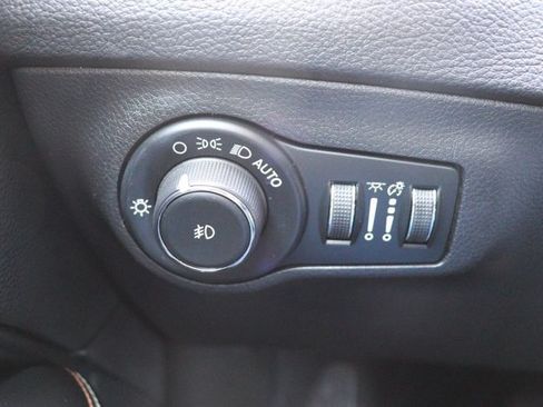 Used 2020 Jeep Compass Latitude FWD image 23