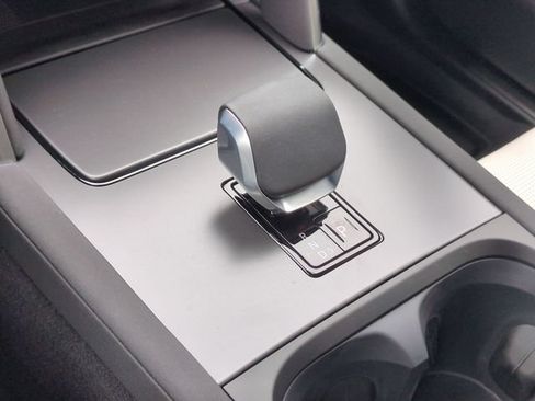 New 2026 Land Rover Discovery Sport Landmark AWD/4WD image 9