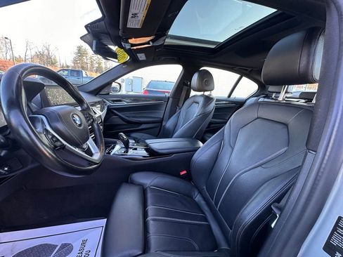 Used 2020 BMW 530i xDrive w/ Premium Package image 21