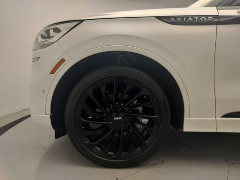 Used 2024 Lincoln Aviator Reserve w/ Equipment Group 201A AWD/4WD image 5