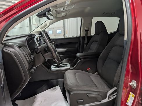Used 2019 Chevrolet Colorado LT image 16