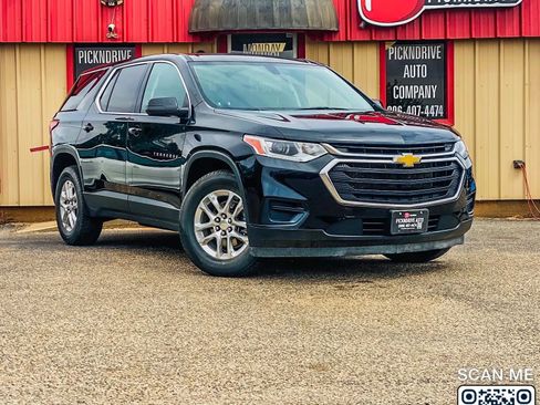 Used 2021 Chevrolet Traverse LS image 1