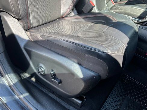 Used 2019 Jeep Cherokee Trailhawk AWD/4WD image 25