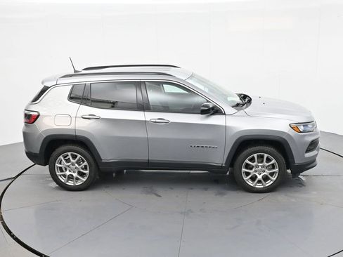 Used 2022 Jeep Compass Latitude image 19