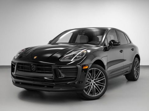 Certified 2025 Porsche Macan image 1