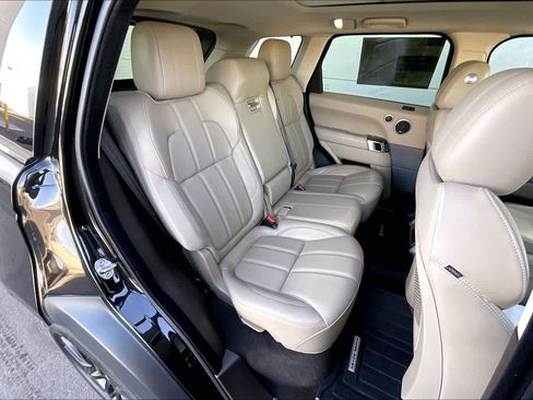 Used 2016 Land Rover Range Rover Sport HSE image 19