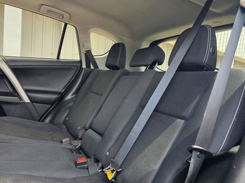 Used 2016 Toyota RAV4 XLE w/ Convenience Package AWD/4WD image 18