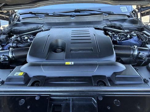 Used 2020 Land Rover Range Rover HSE image 33