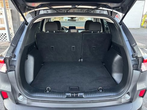 Used 2021 Ford Escape SE image 16