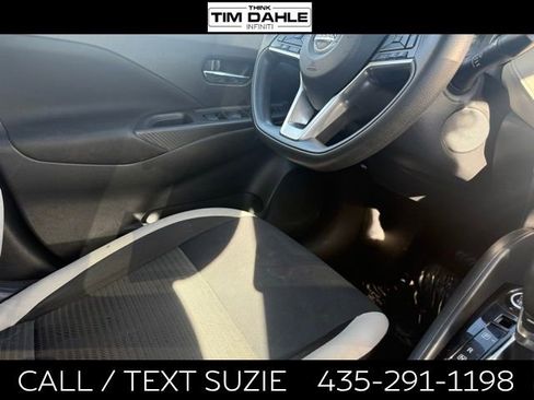 Used 2021 Nissan Versa SV FWD image 14