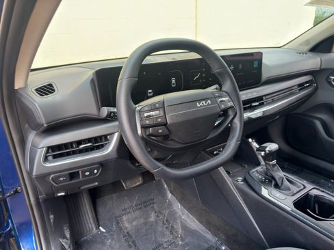 Used 2025 Kia K4 EX FWD image 11