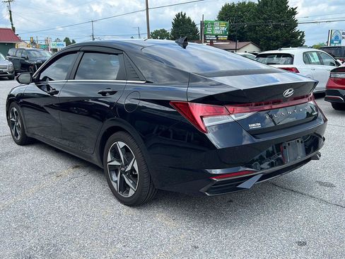 Certified 2022 Hyundai Elantra Limited FWD image 3
