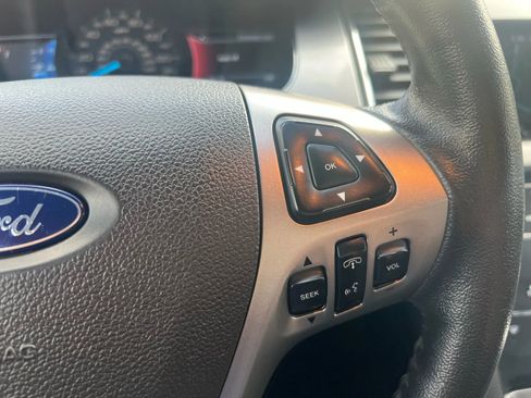 Used 2019 Ford Taurus SEL image 15