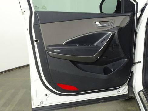 Used 2018 Hyundai Santa Fe Limited image 17