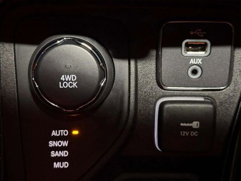 Used 2018 Jeep Compass Latitude w/ Popular Equipment Group image 21