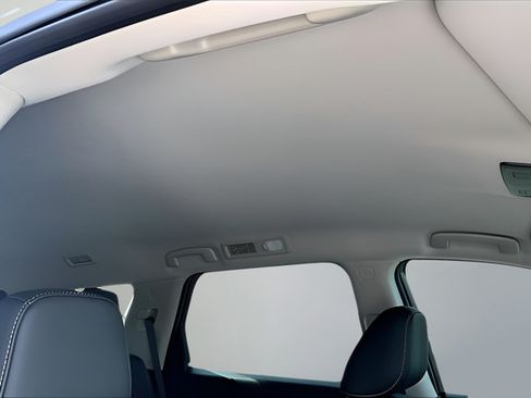 New 2026 Nissan Pathfinder SL FWD image 18