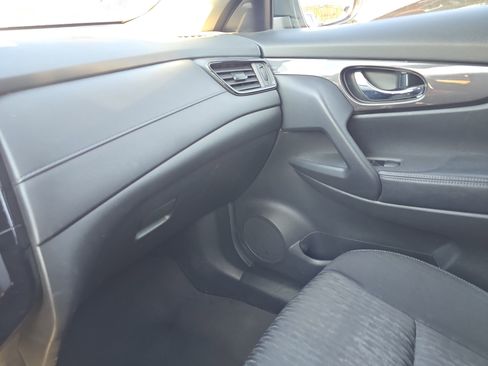 Used 2020 Nissan Rogue SV AWD/4WD image 30