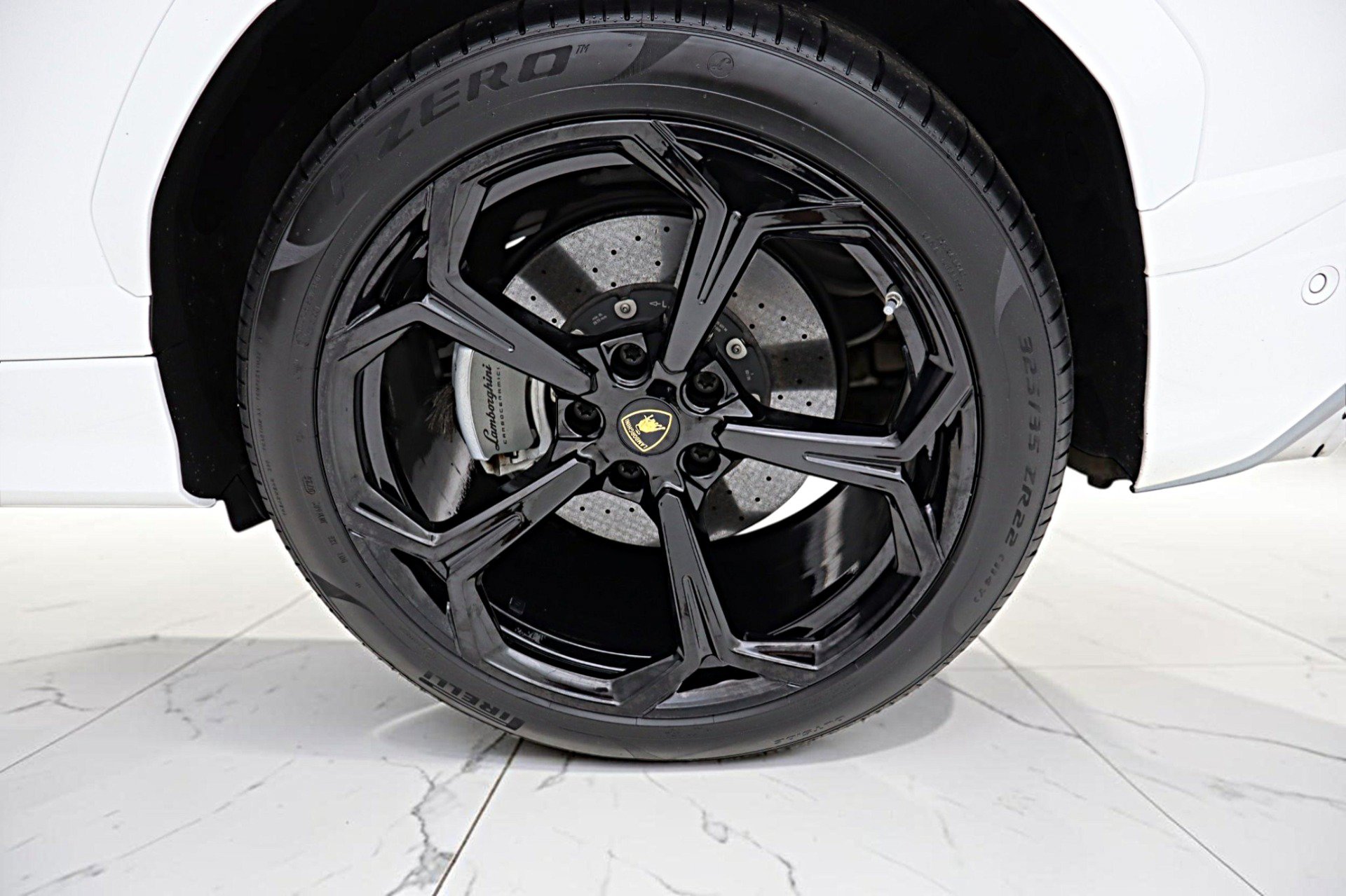 Used 2020 Lamborghini Urus AWD/4WD image 47