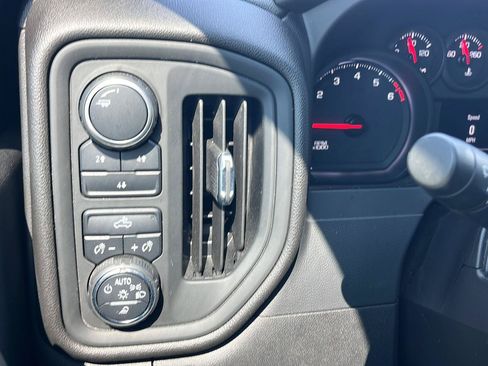 Used 2022 Chevrolet Silverado 2500 Custom w/ Custom Value Package AWD/4WD image 12