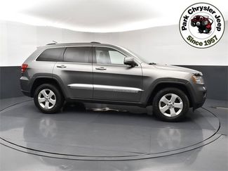 Used 2013 Jeep Grand Cherokee Laredo image 1