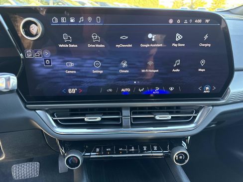 New 2026 Chevrolet Equinox EV LT image 22