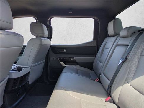 Used 2025 Toyota Tundra Limited AWD/4WD image 25