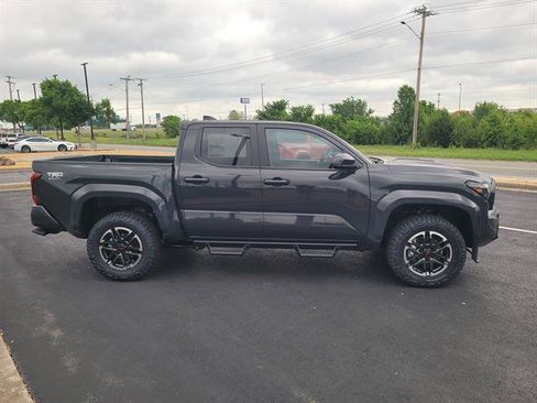 New 2026 Toyota Tacoma TRD Sport AWD/4WD image 4