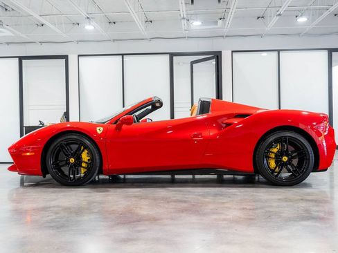 Used 2018 Ferrari 488 Spider RWD image 91