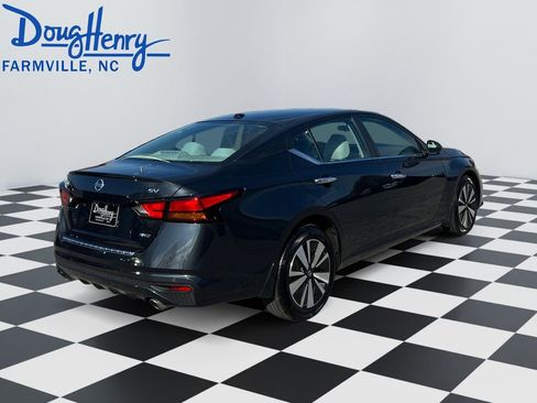 Used 2021 Nissan Altima 2.5 SV w/ SV Premium Package image 5