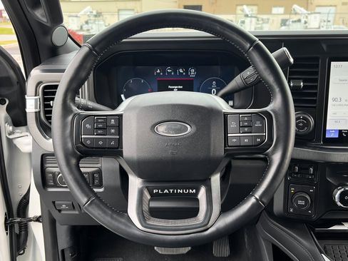 Used 2025 Ford F250 Platinum image 25