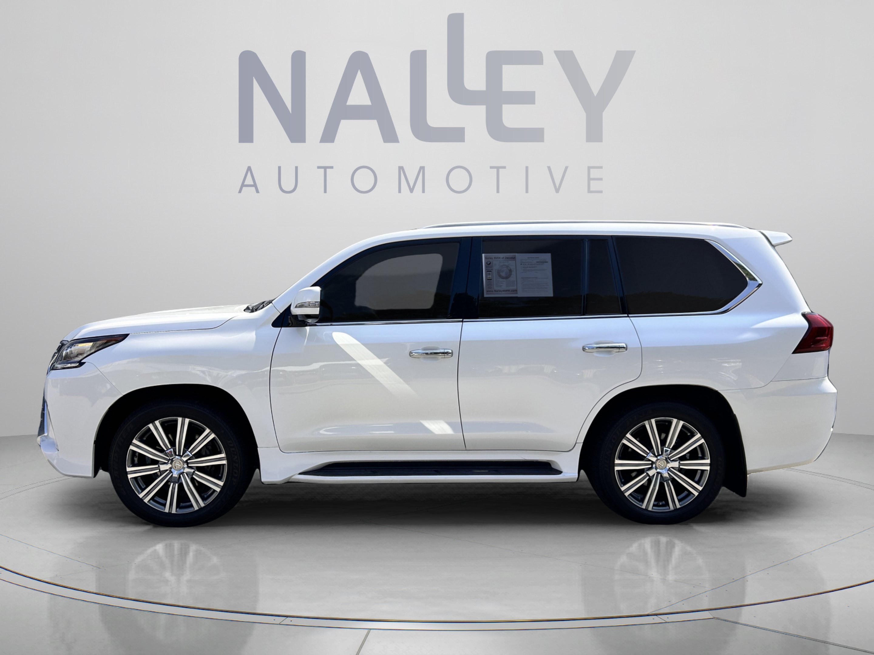 Used 2017 Lexus LX 570 4WD w/ Luxury Package image 3