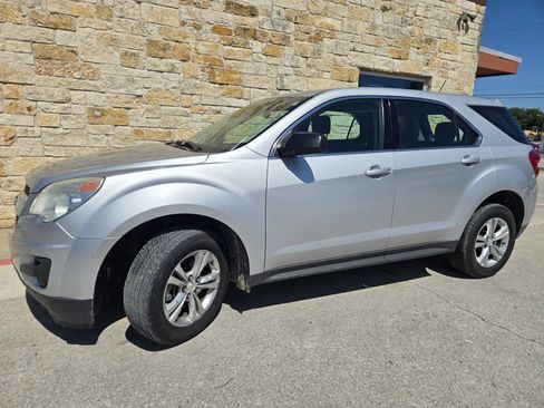 Used 2013 Chevrolet Equinox LS FWD image 2